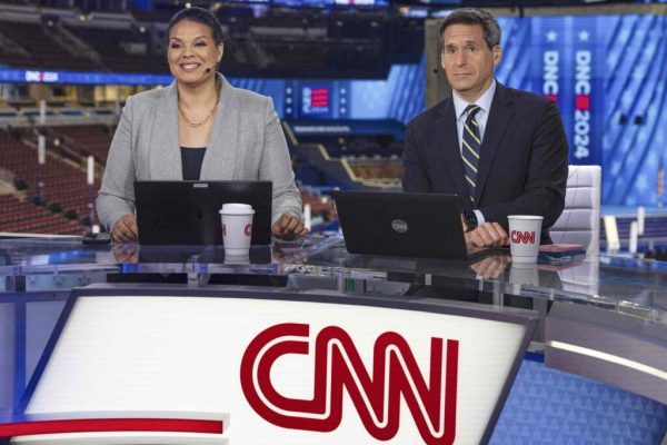 Sara Sidner de la CNN: O luptă deschisă cu cancerul de sân și impactul acesteia asupra vieții personale și profesionale