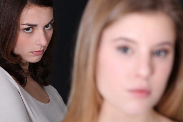 Zodiile și Invidia: O Analiză Profundă a Emoțiilor Umane și Impactul Lor