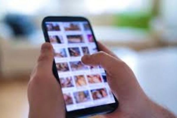 Scandalul Giorgiei Meloni și Impactul Aplicațiilor AI în Europa: O Luptă pentru Drepturile Femeilor și Securitatea Digitală