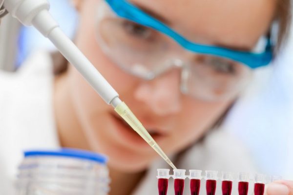 Revoluția diagnosticării cancerului: Testul de sânge care poate detecta peste 50 de tipuri de cancer