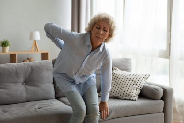 Prunele: Un Remediu Natural pentru Osteoporoză în Postmenopauză