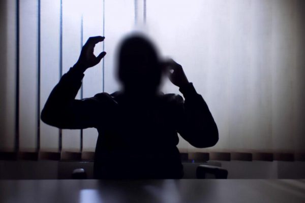 Scandal în Sănătate: Un Asistent Medical din Mehedinți, Implicat într-o Rețea de Proxenetism