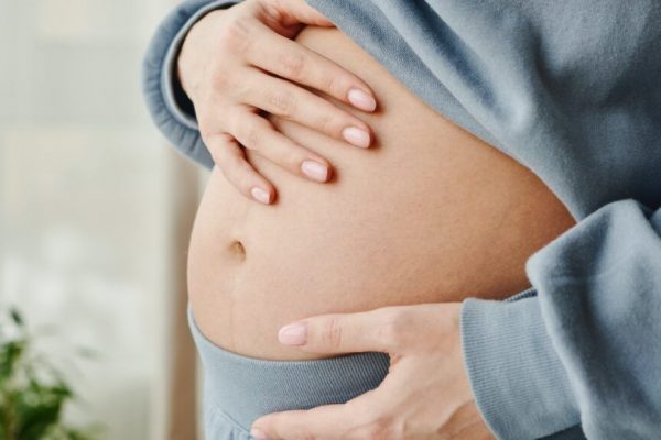 Balonarea la Femeile Peste 50 de Ani: Cauze, Soluții și Implicații pentru Sănătate