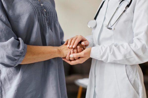 Revoluția Certificatului de Handicap pentru Pacienții cu Cancer Avansat: O Analiză Detaliată a Schimbărilor și Implicațiilor
