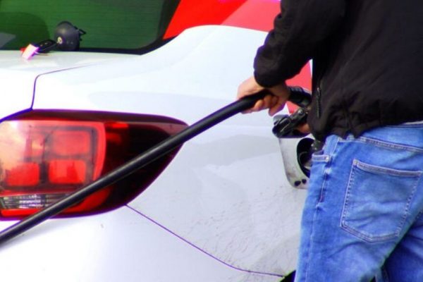 Impactul Creșterii Prețurilor Carburanților asupra Economiei Românești: Analiză și Perspective