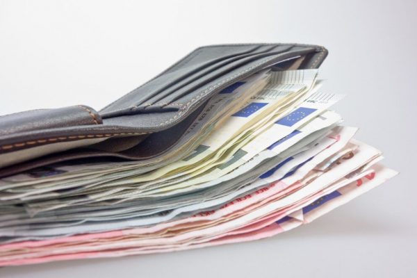 Cristalele și Abundența: Ritualuri pentru Atracția Financiară