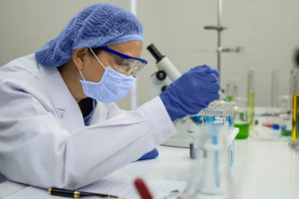 Importanța analizelor medicale în depistarea precoce a cancerului: o privire detaliată asupra procesului diagnostic