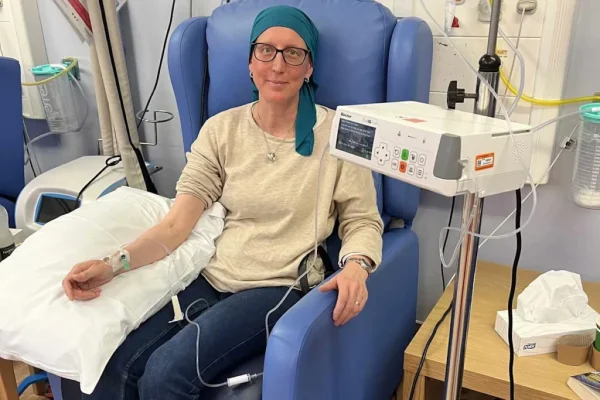 Diagnosticarea tardivă a cancerului pulmonar: povestea lui Kim Oakhill și lecțiile pentru sănătate