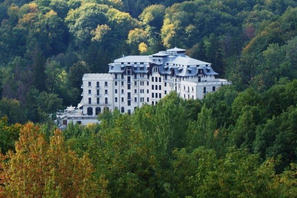 Băile Govora: Comoara Balneară a Olteniei care rivalizează cu Marile Destinații Europene