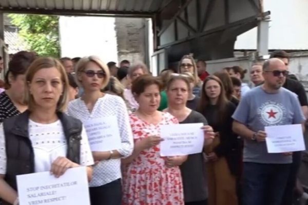 Protestele de la Casa de Pensii Dolj: O privire detaliată asupra nemulțumirilor salariale și impactului asupra serviciilor publice