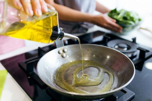 Uleiul de măsline și riscurile pentru sănătate: O analiză profundă a legăturii cu cancerul pancreatic