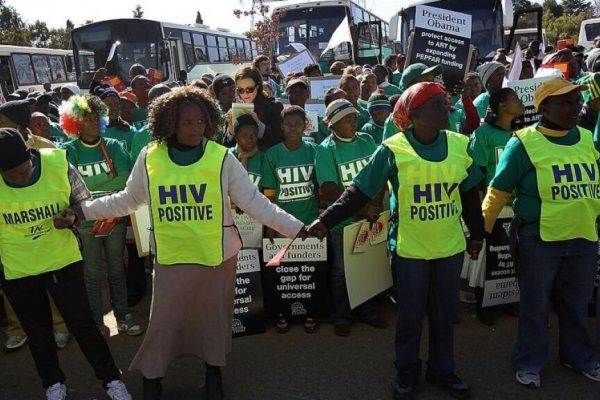 Decizia controversată a SUA: Impactul opririi finanțării pentru programele HIV din Africa de Sud