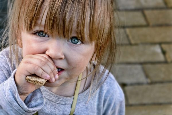 Impactul Sărăciei asupra Dezvoltării Cerebrale la Copii: O Analiză Profundă