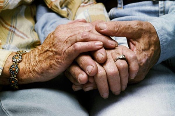 Procedura de Internare a Vârstnicilor în Azilele de Stat: Ghid Complet pentru Familii
