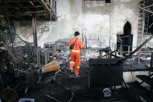 Tragedia din Bangkok: O Noapte de Distracție Transformată în Coșmar – Analiză Detaliată a Incendiului Fatal din Club