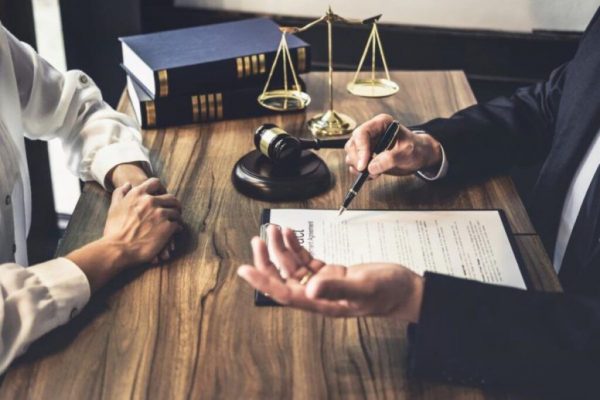 Succesiunea în 2026: Tot ce trebuie să știi despre acte, costuri și implicațiile legale ale moștenirii