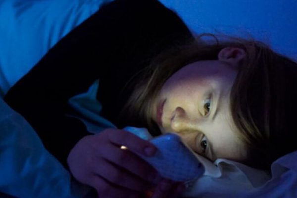 Reducerea Oboselii Oculare: 5 Setări Esențiale pe Telefon pentru Un Confort Vizual Sporit