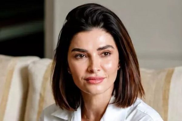 Alina Pușcaș: O Luptă Deschisă cu Problemele de Sănătate și Scleroterapia – O Privire Asupra Tratamentului Venos