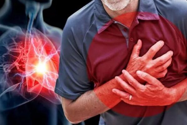 Atacul de cord nocturn: Cum recunoaștem semnele unei urgențe cardiace și ce trebuie să știm