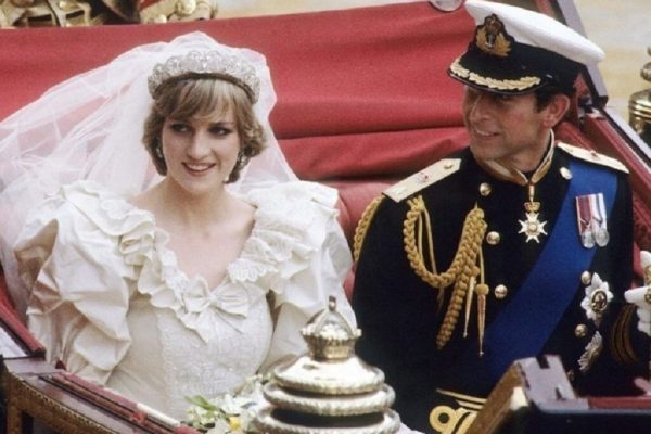 Povestea fascinantă a celor patru tiare „blestemate” ale familiei regale britanice