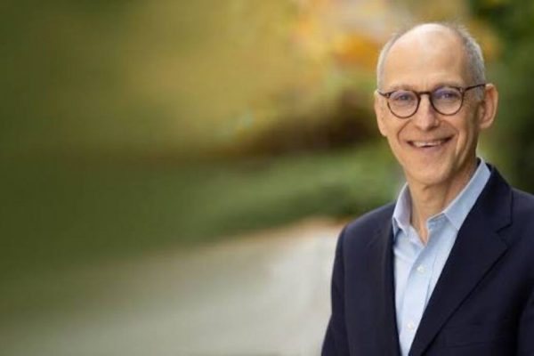 Impactul relațiilor sociale și al obiceiurilor sănătoase asupra longevității: perspective de la oncologul Ezekiel Emanuel