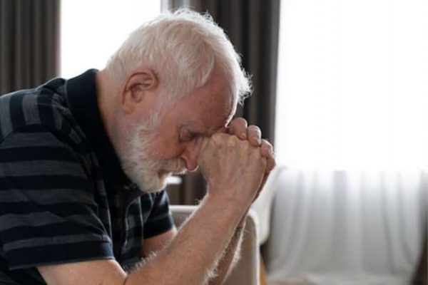 Impactul demenței partenerului asupra sănătății mentale: O analiză a riscurilor și implicațiilor