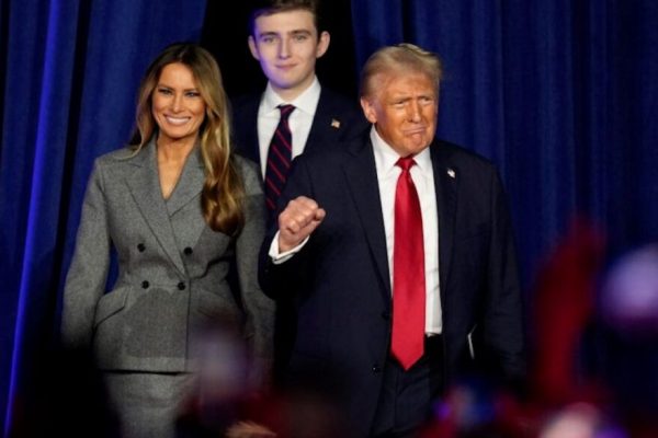 Imaginile Controversate cu Familia Trump și Mesajele Îngrijorătoare din Iran: O Analiză a Tensiunilor Internaționale