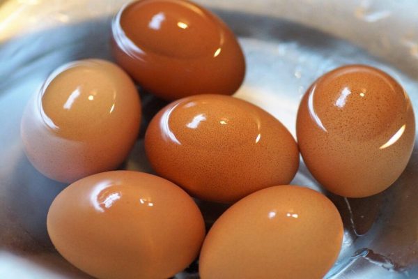 Contaminarea cu Salmonella: Ce trebuie să știm despre retragerea a peste 1,5 milioane de cutii de ouă din SUA