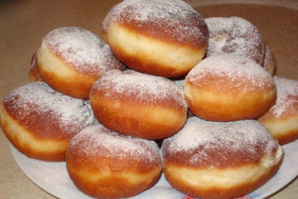 Evoluția ambalajelor alimentare: De la gogoși în pungi de service auto la standarde de siguranță moderne