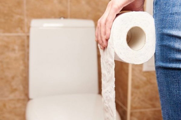 Culoarea urinei: Indicator vital al sănătății pentru persoanele de peste 50 de ani