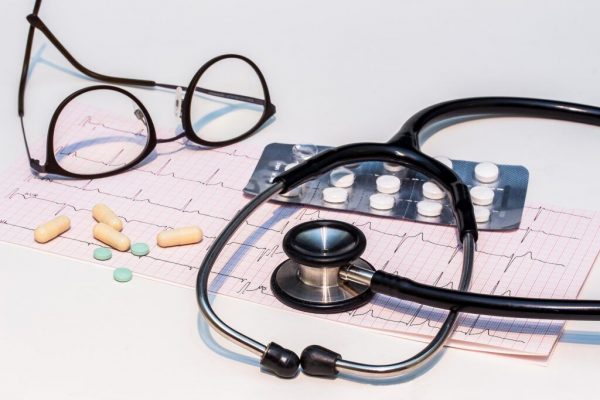 Importanța Omega-3 în Sănătatea Inimii: Analiza Recomandărilor unui Cardiolog