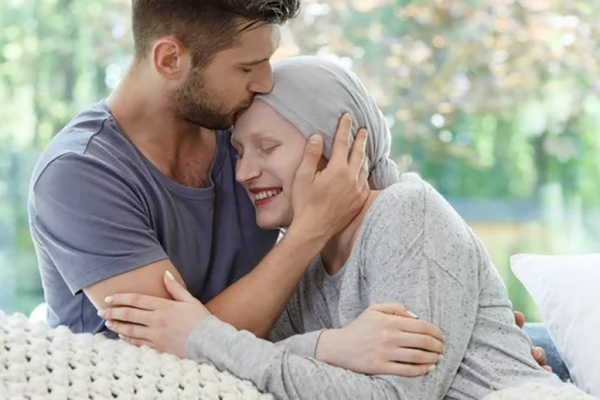 Semnele de alarmă ale cancerului: Ce simptome nu trebuie ignorate