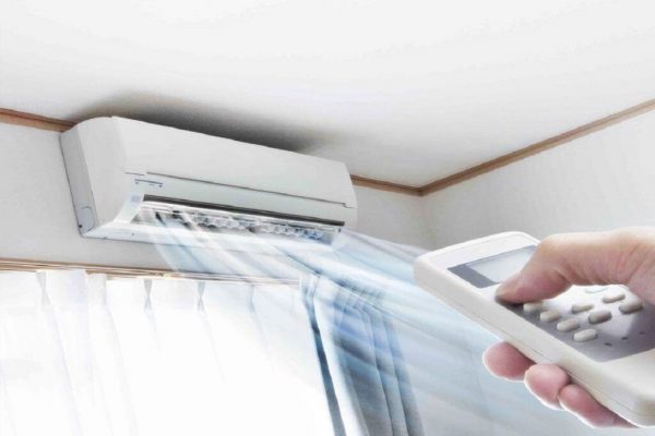 Îngrijirea aparatelor de aer condiționat: Cum identifici și previi mucegaiul