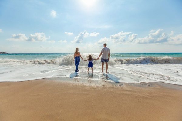 Avertisment pentru turiști: Pericolele bacteriilor marine în vreme de caniculă