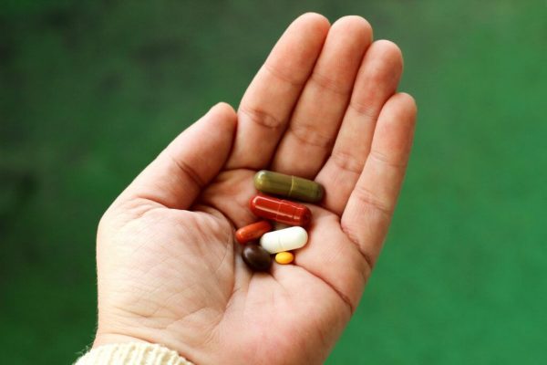 Impactul polimedicației asupra sănătății seniorilor: o analiză detaliată a riscurilor de deces prematur