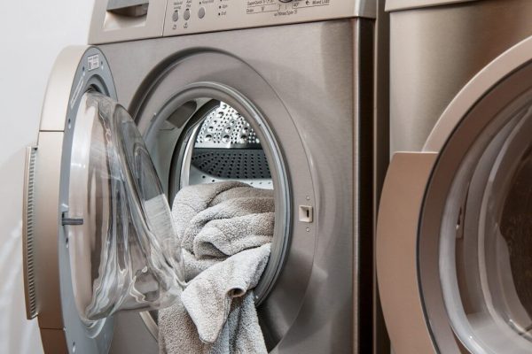 Cum să elimini mirosul de mucegai din mașina de spălat: Soluții naturale pentru un aparat mai curat și mai sănătos