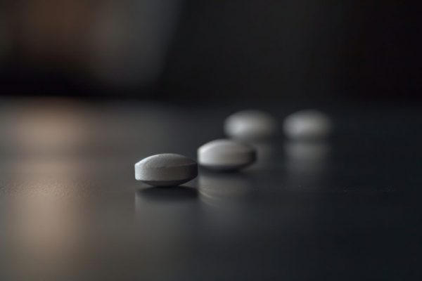 Rinichii în pericol: Riscurile combinației de medicamente în zilele caniculare