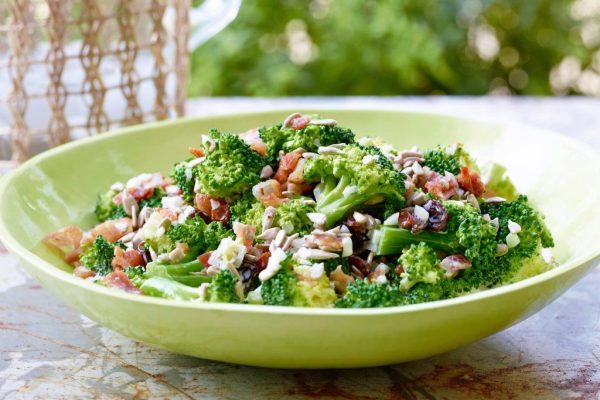 Broccoli: Alimentele Crucifere ca Potențiali Inamici ai Cancerului – O Analiză Detaliată a Efectelor Sulforafanului