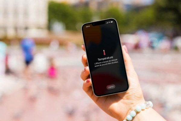 De ce nu ar trebui să îți pui telefonul în frigider atunci când se supraîncălzește: Avertismentele specialiștilor
