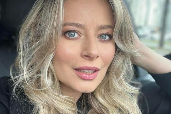 Laura Cosoi și Povestea Maternității: O Călătorie Plină de Dragoste și Provocări