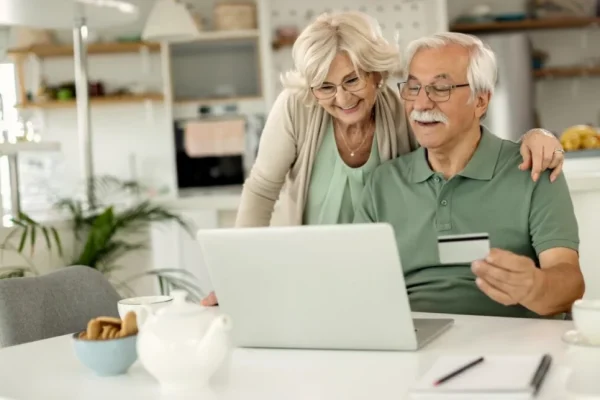 Sprijin financiar pentru pensionari: Ce înseamnă ajutoarele de până la 500 de lei în 2026