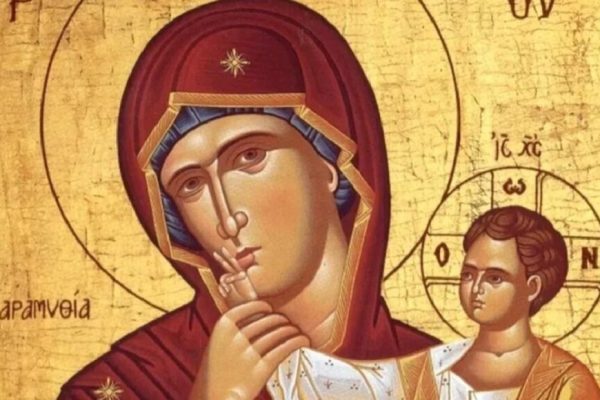 Tradiții și Pregătiri pentru Sfânta Maria: Curățenia ca Ritual de Spor și Liniște