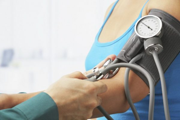 Tensiunea arterială de 14 cu 9: Semnificații, Riscuri și Când să Consultăm un Medic