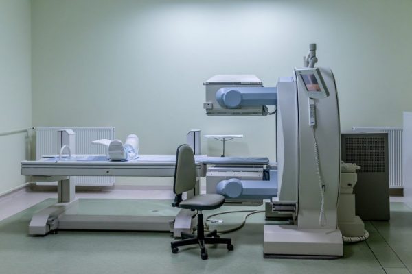 Vitamina C și RMN cu contrast: O analiză detaliată a posibilelor interacțiuni toxice