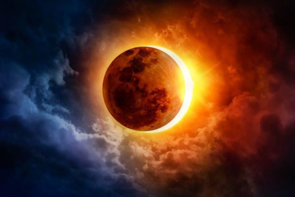 Eclipsa de Soare din 12 august 2026: Riscuri pentru sănătatea oculară și modalități de observare în siguranță