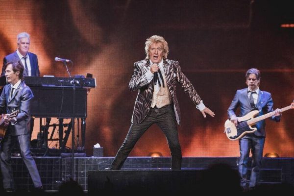 Rod Stewart și provocările sale medicale: O analiză a sănătății artistului și impactul asupra carierei sale