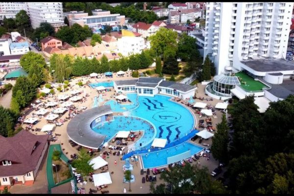 Băile Felix: O Oază de Sănătate și Relaxare în Inima României