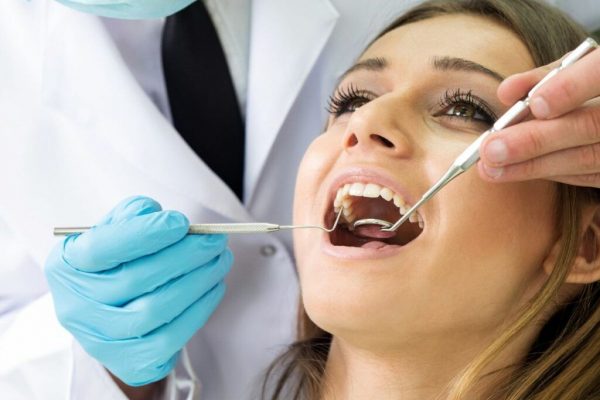 Carii dentare la copii: O problemă alarmantă în România și necesitatea educației pentru sănătatea orală
