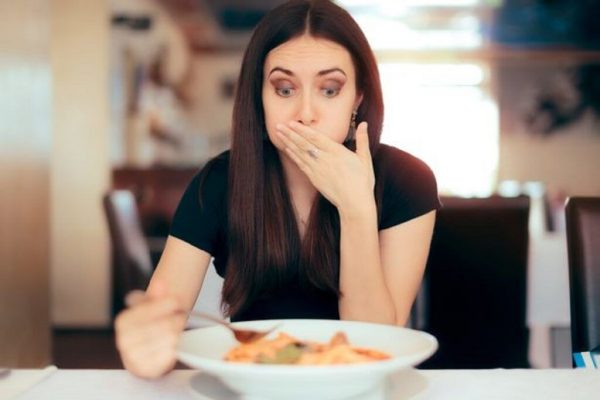 Semnele Nevinovate ale Cancerului de Stomac: Ce Trebuie Să Știi pentru a Te Proteja