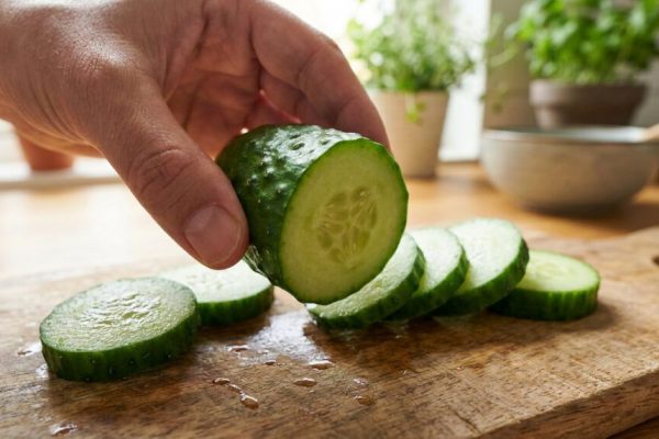 Ghidul Alimentației de Vară: Ce Să Consumăm pentru Sănătate și Vitalitate